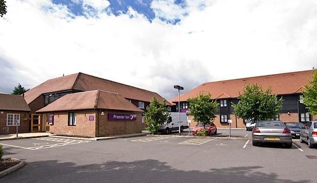 Premier Inn Aylesbury Esterno foto