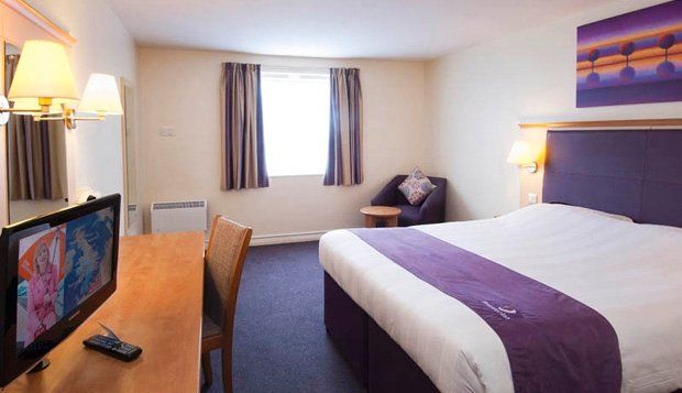 Premier Inn Aylesbury Esterno foto